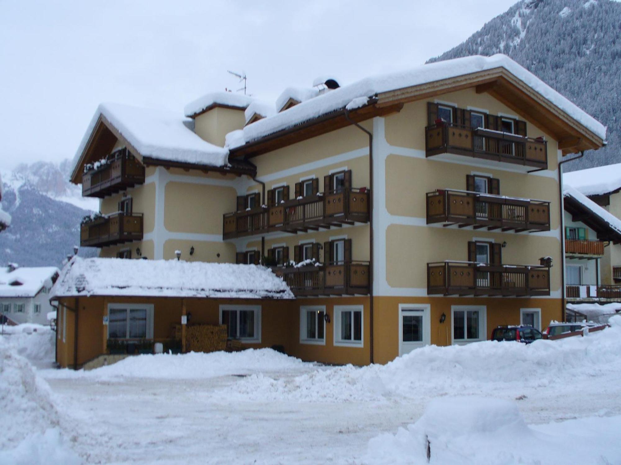 Hotel El Geiger Pozza di Fassa Exteriér fotografie