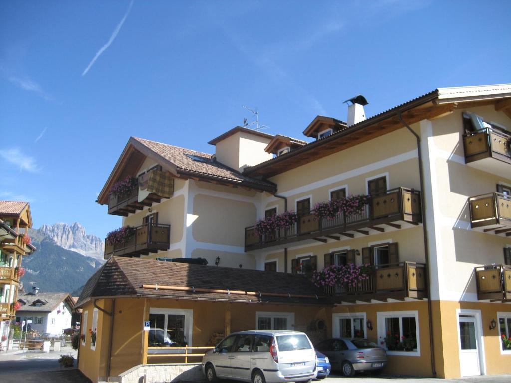 Hotel El Geiger Pozza di Fassa Exteriér fotografie